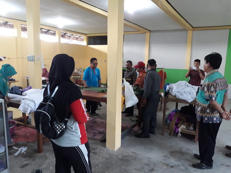 STUDY BANDING DARI DESA BUKIT SAWIT KECAMATAN TERE SELATAN KABUPATEN BARITO UTARA