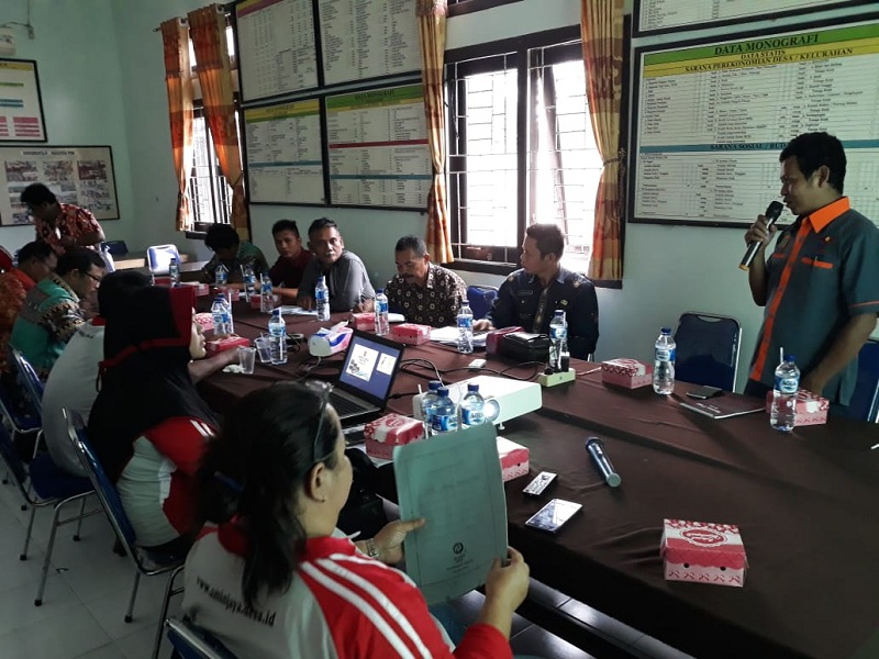 STUDY BANDING DARI DESA BUKIT SAWIT KECAMATAN TERE SELATAN KABUPATEN BARITO UTARA