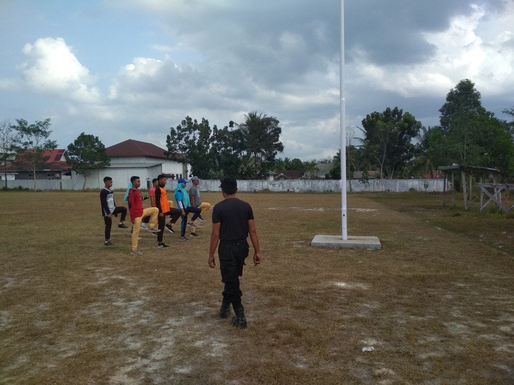 GLADI BERSIH PERSIAPAN UPACARA HUT RI KE 74